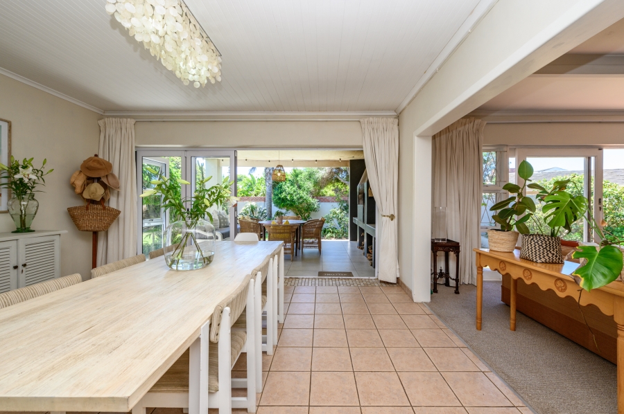To Let 5 Bedroom Property for Rent in Summerstrand Eastern Cape